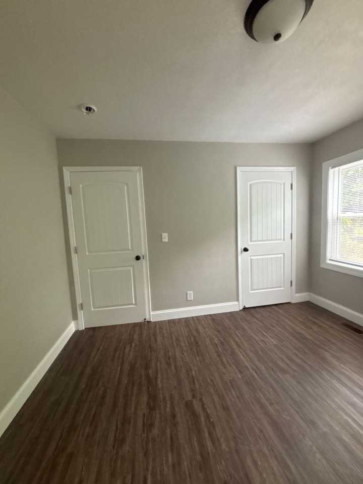 1112 E Holston Ave - Photo 7 of 11