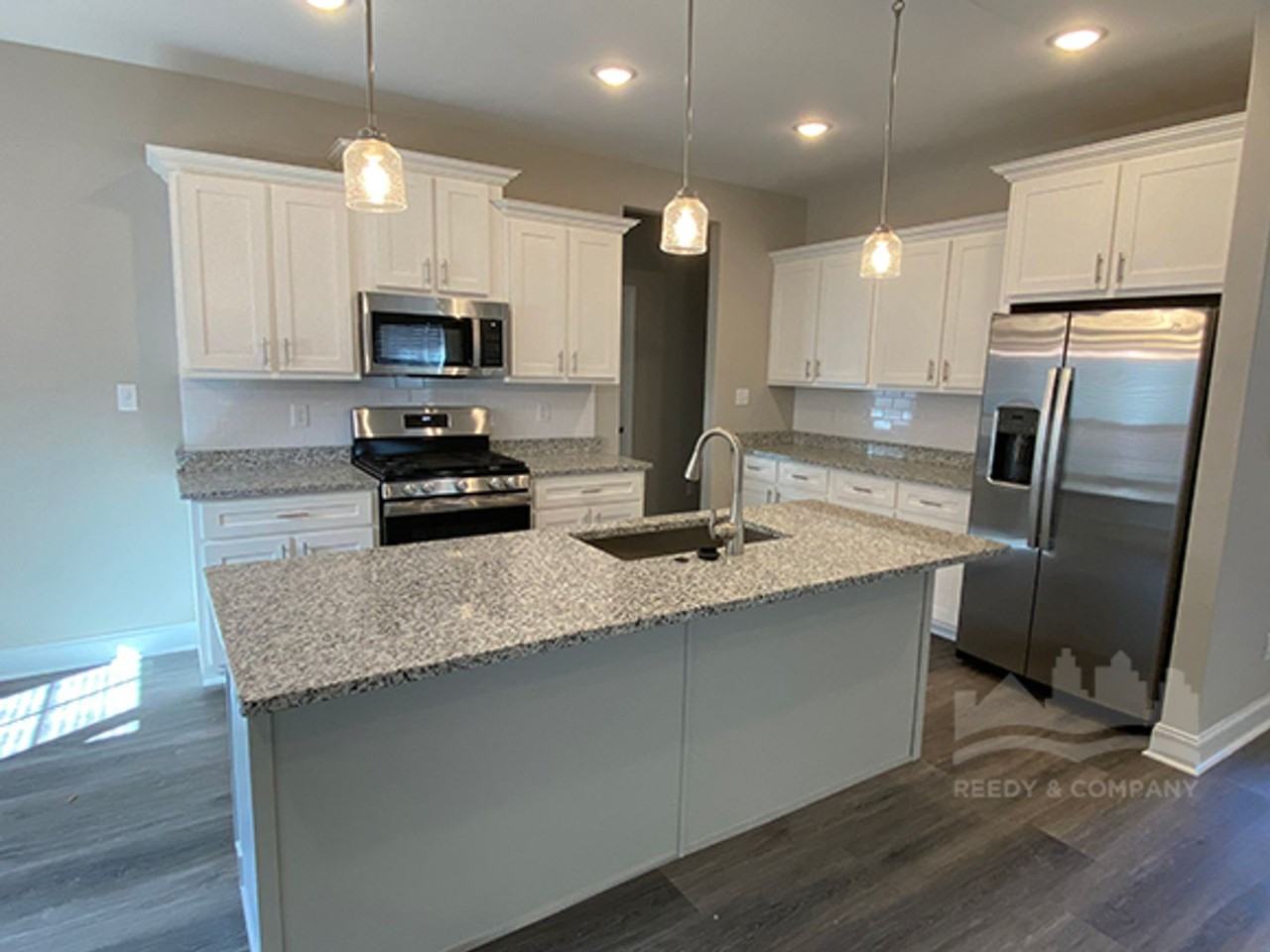 547 Rosalie Woods Dr - Photo 4 of 19