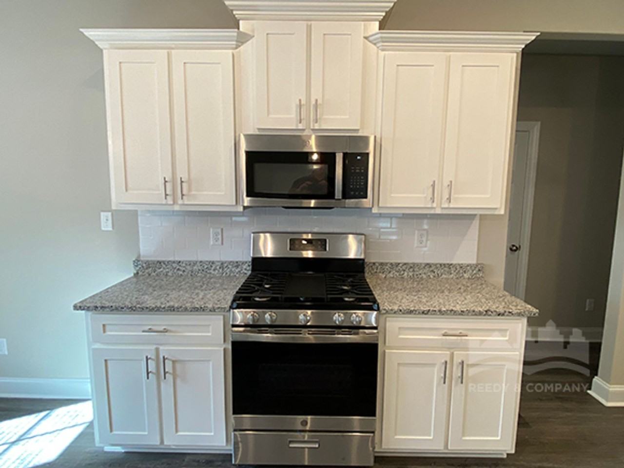 547 Rosalie Woods Dr - Photo 5 of 19
