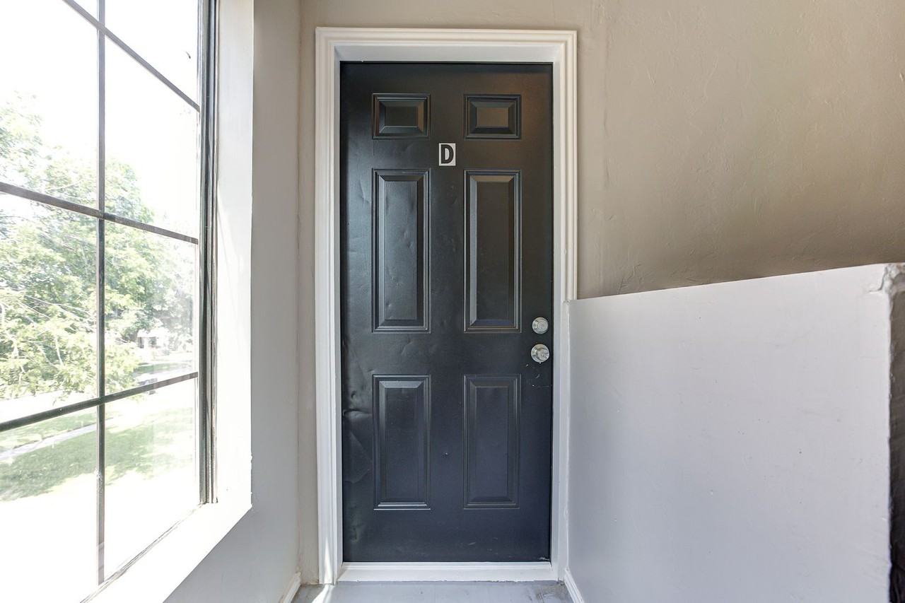 1919 Nw 11th St #4D - Photo 2 of 24