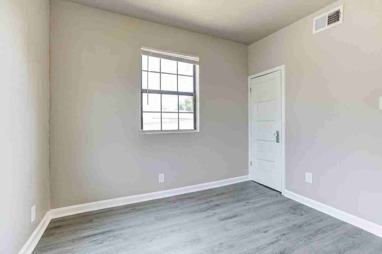 1919 Nw 11th St #4D - Photo 4 of 24