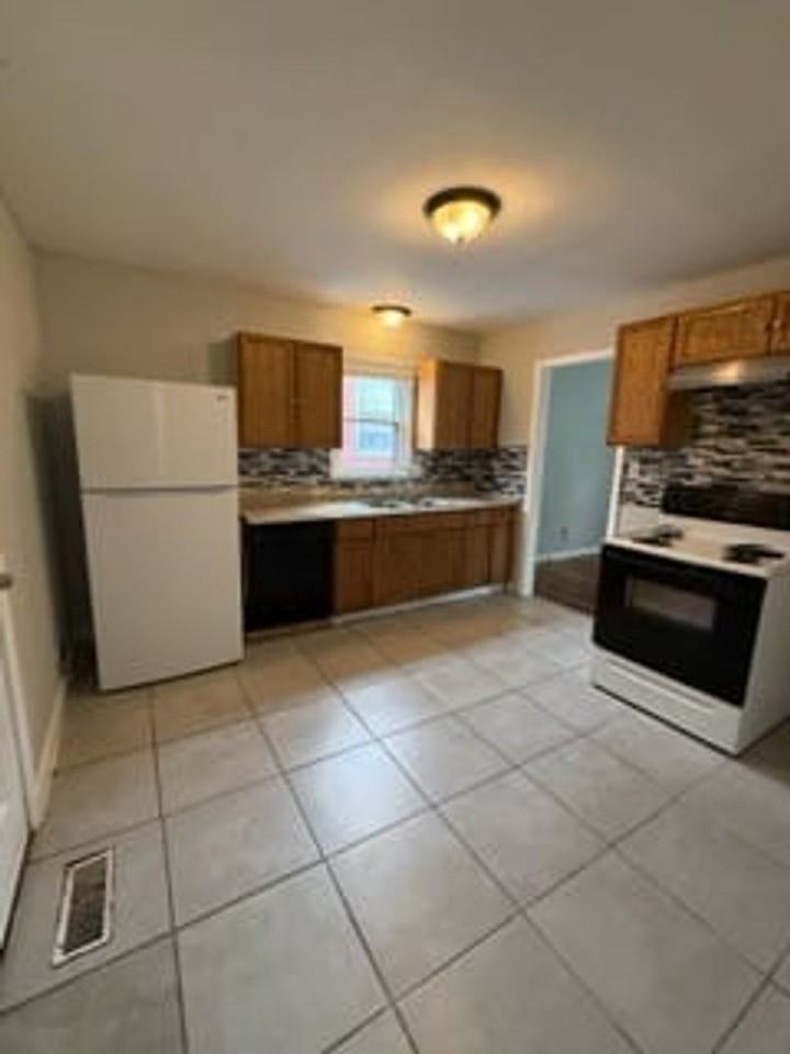 6626 College Ave - Photo 3 of 18