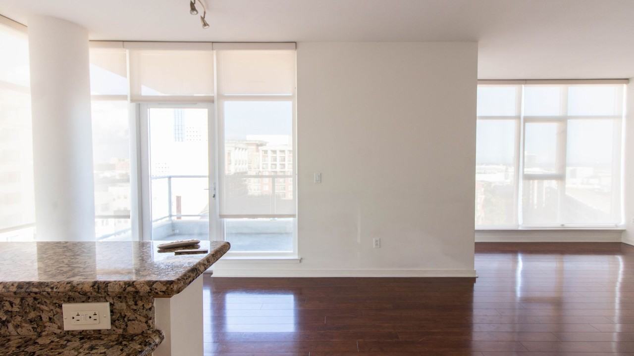 411 W Seaside Way #901 - Photo 5 of 12
