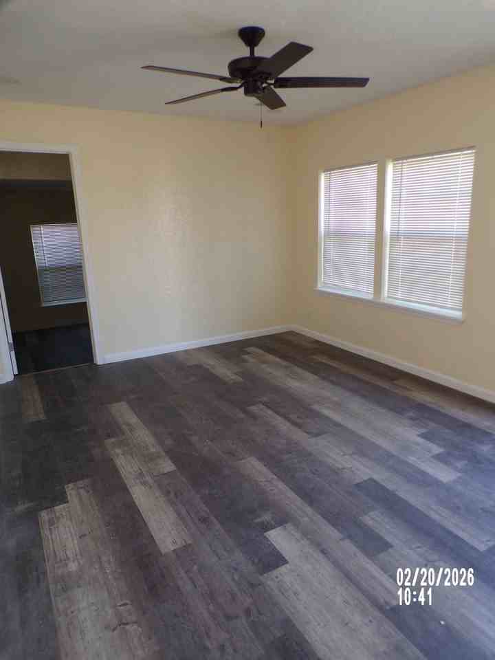 1214 Nw Lincoln Ave - Photo 2 of 25