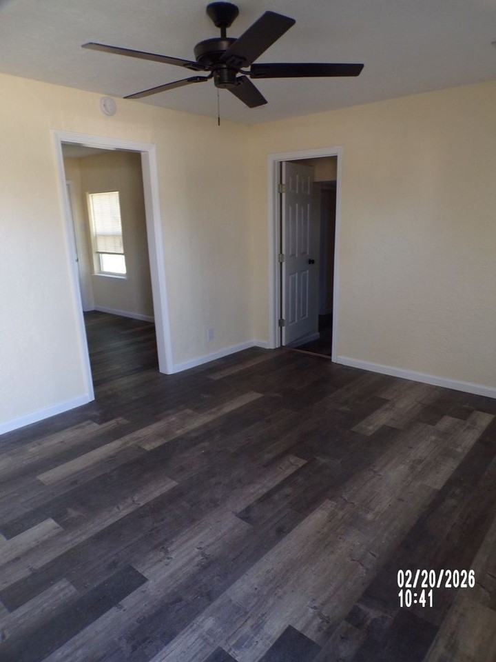 1214 Nw Lincoln Ave - Photo 3 of 25