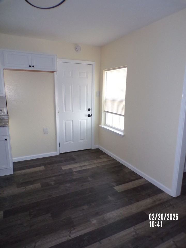 1214 Nw Lincoln Ave - Photo 6 of 25