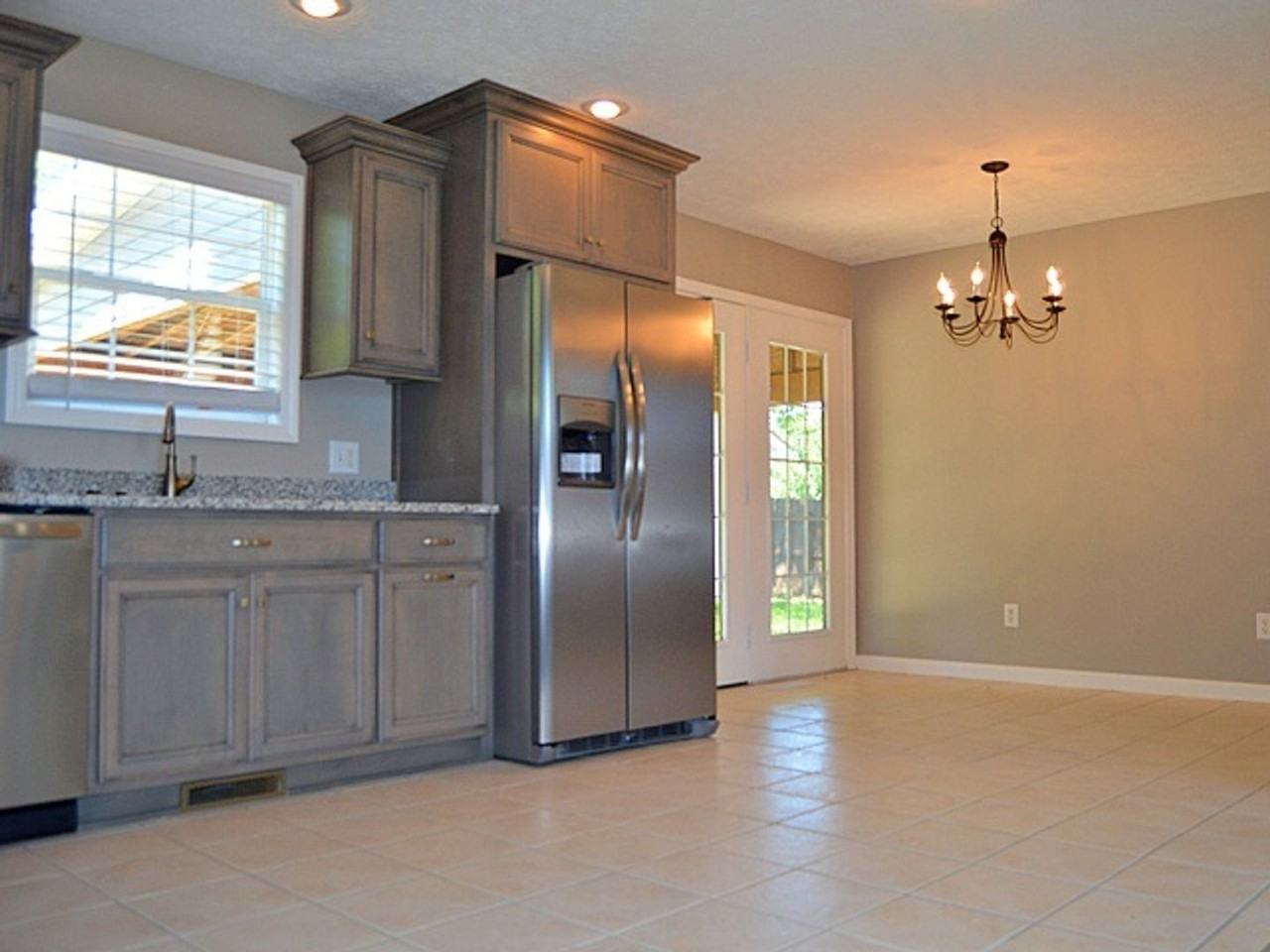 717 Springfield Blvd - Photo 5 of 15
