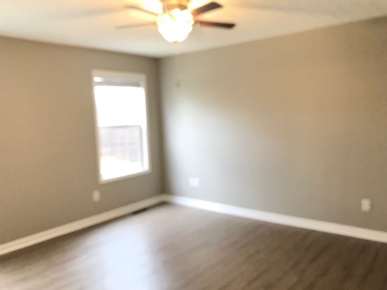 717 Springfield Blvd - Photo 7 of 15