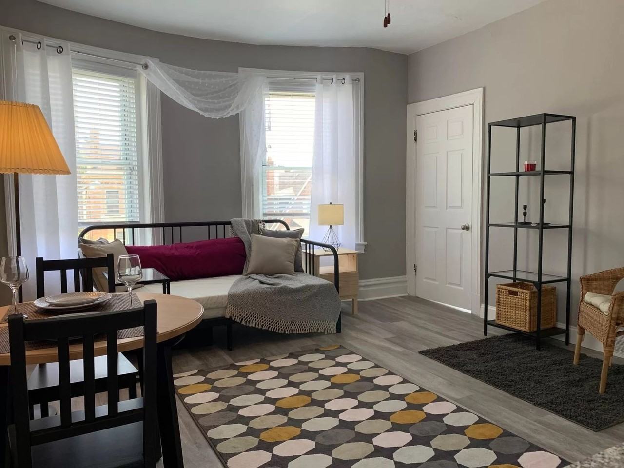 324 S Negley Avenue - Photo 3 of 22