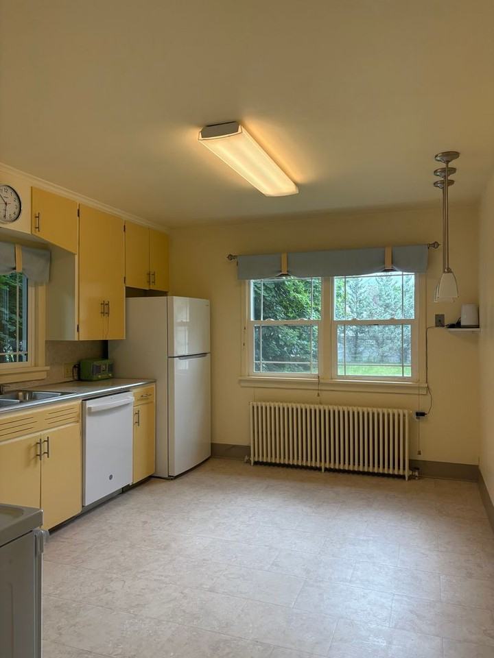 220 South Ave W - Photo 5 of 16