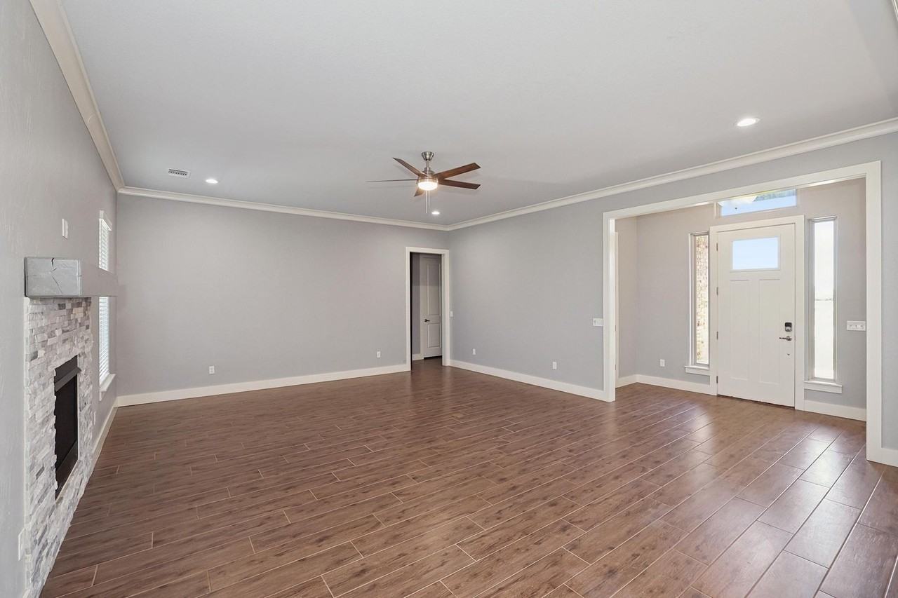9240 Highland Springs Dr - Photo 5 of 42