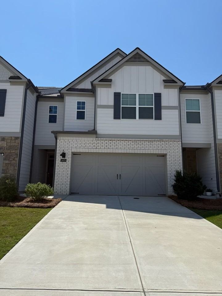 2473 Bayberry St - Photo 3 of 3