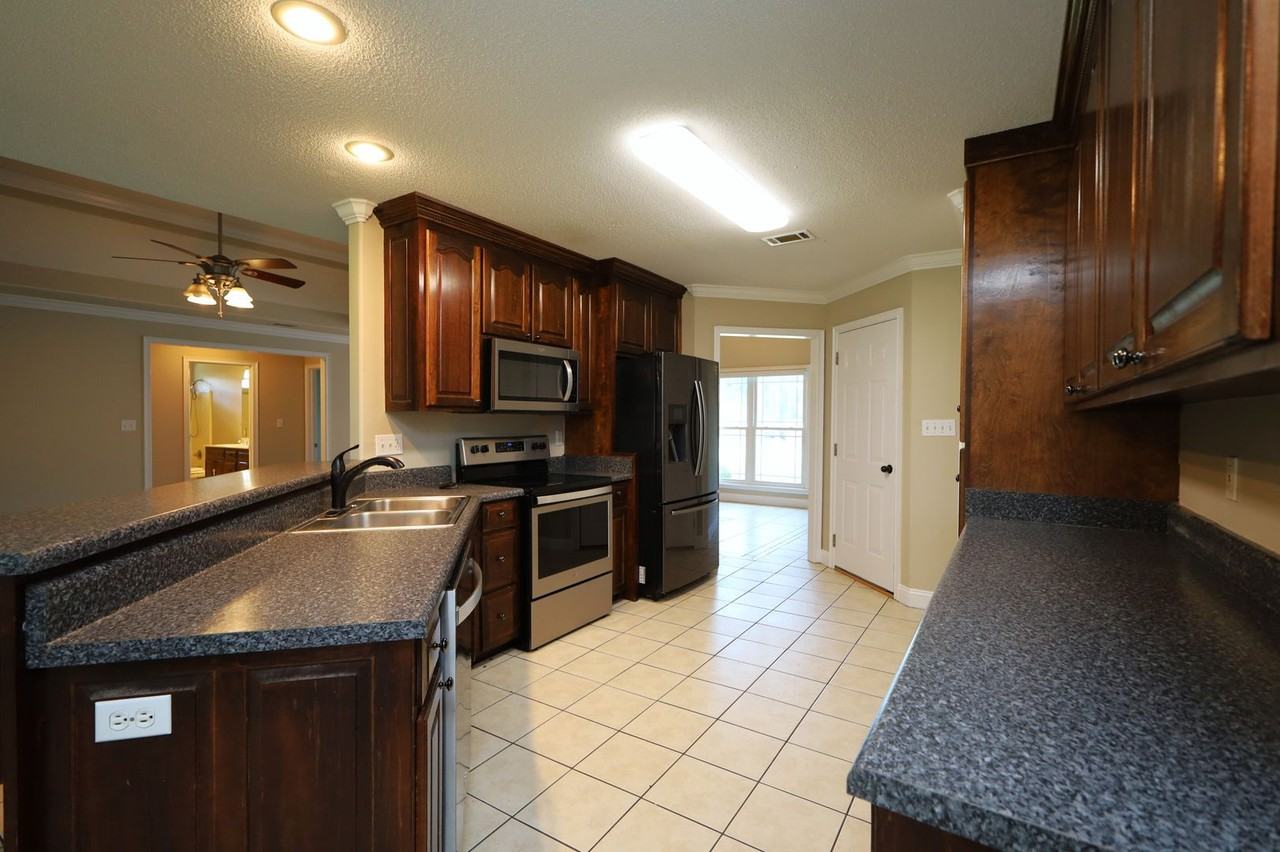 3819 Chris Cir - Photo 4 of 15