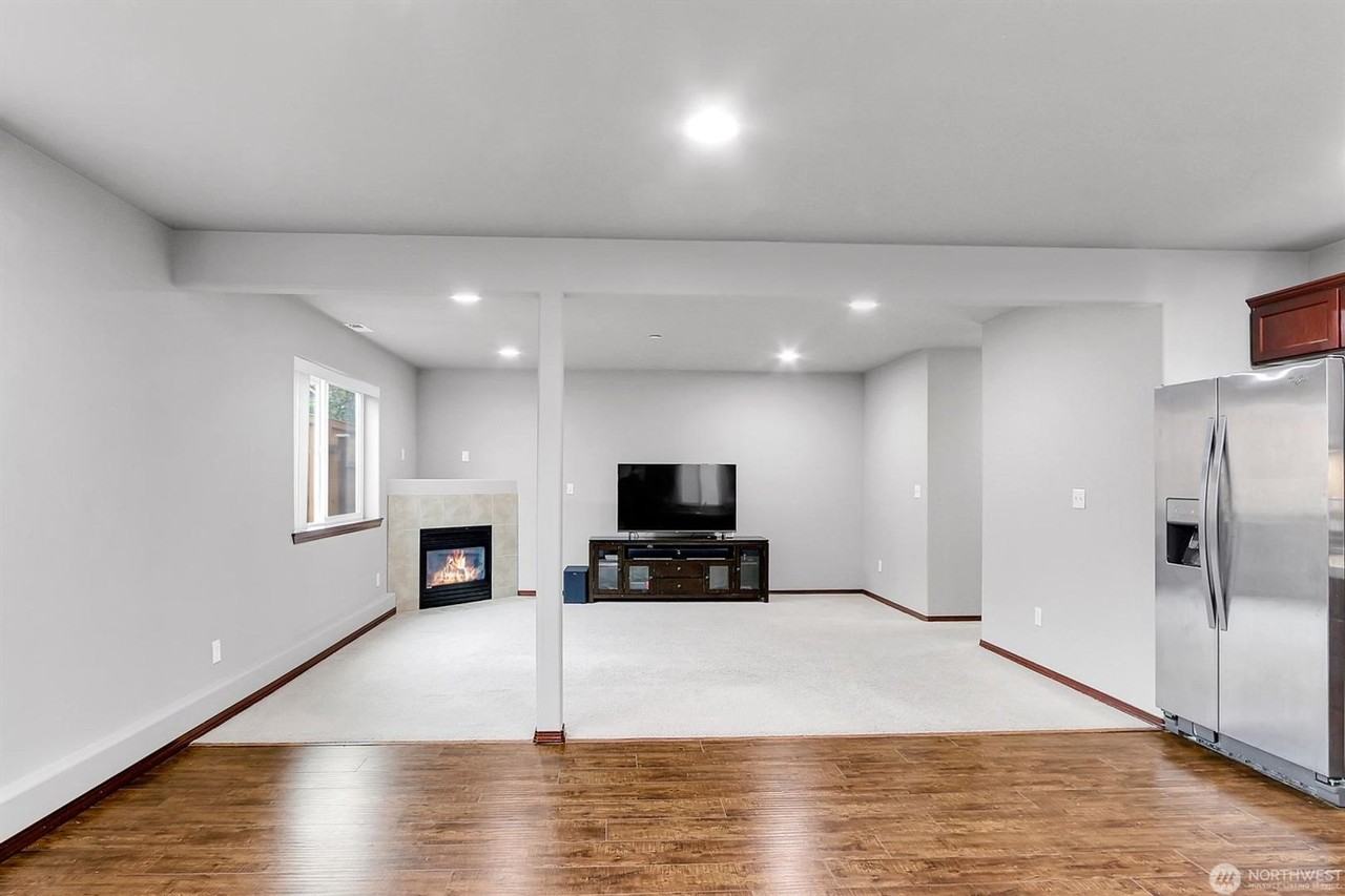 12523 24th Pl W - Photo 4 of 18