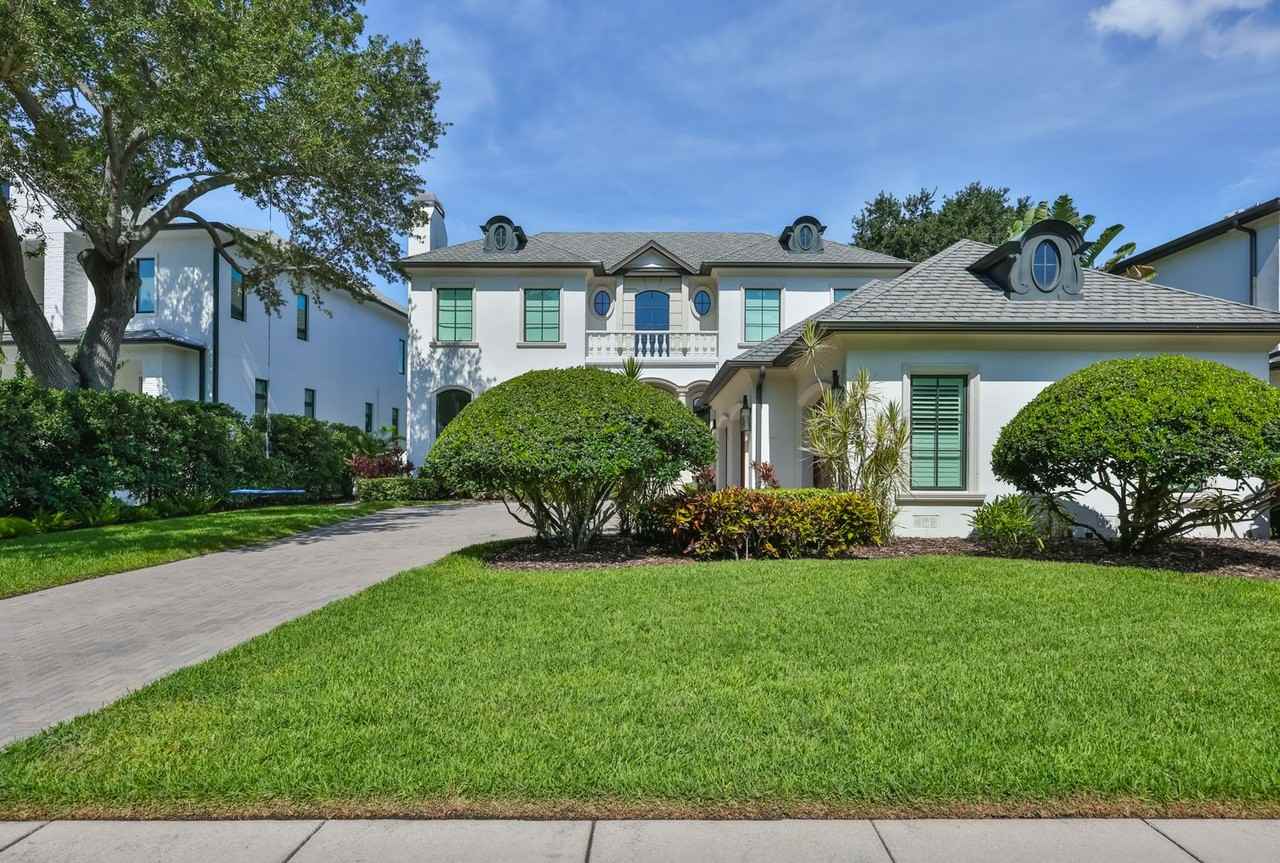 629 Riviera Dr - Photo 4 of 50