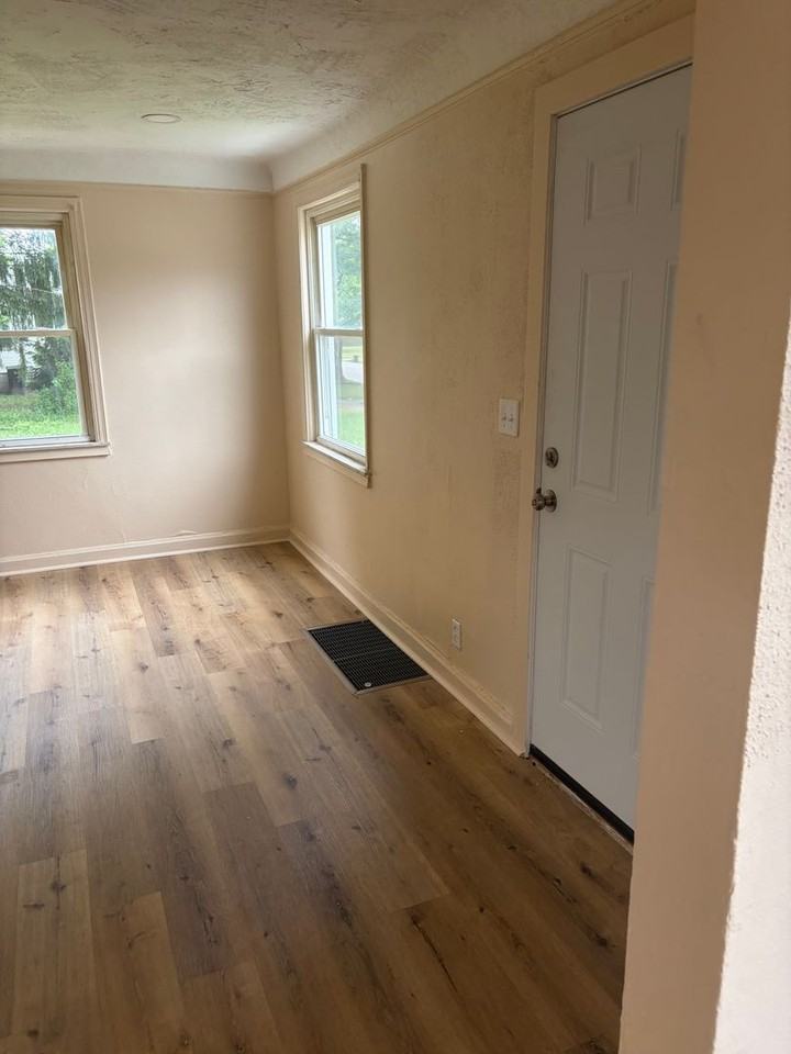 12875 Faust Ave - Photo 7 of 11