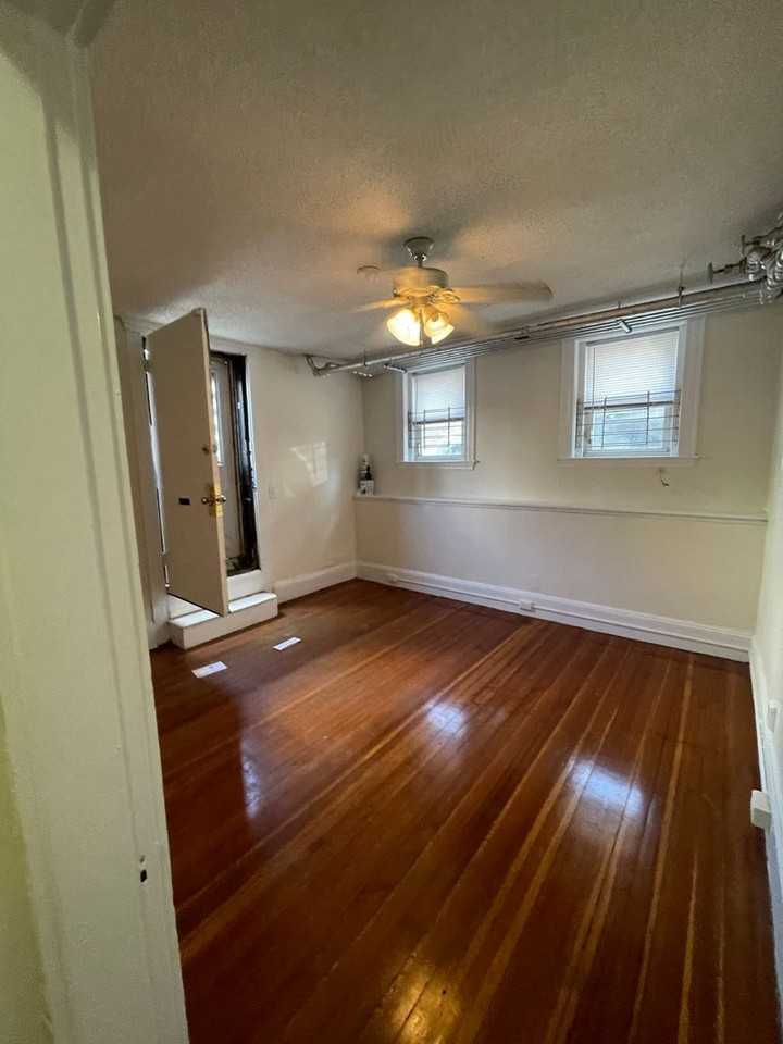 12 Barrows St - Photo 6 of 6