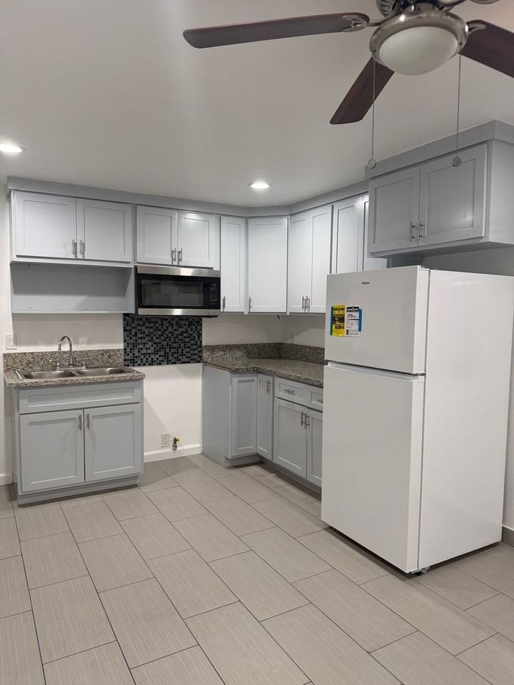 8677 Dearborn Ave - Photo 2 of 10