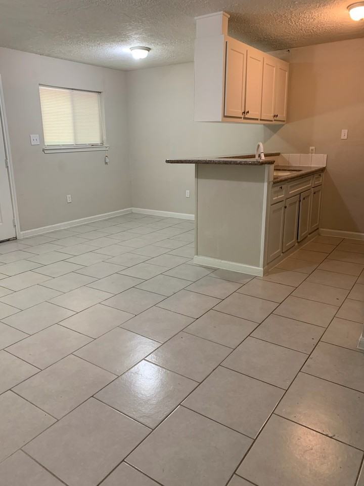 6519 Sloan St #4 - Photo 2 of 11