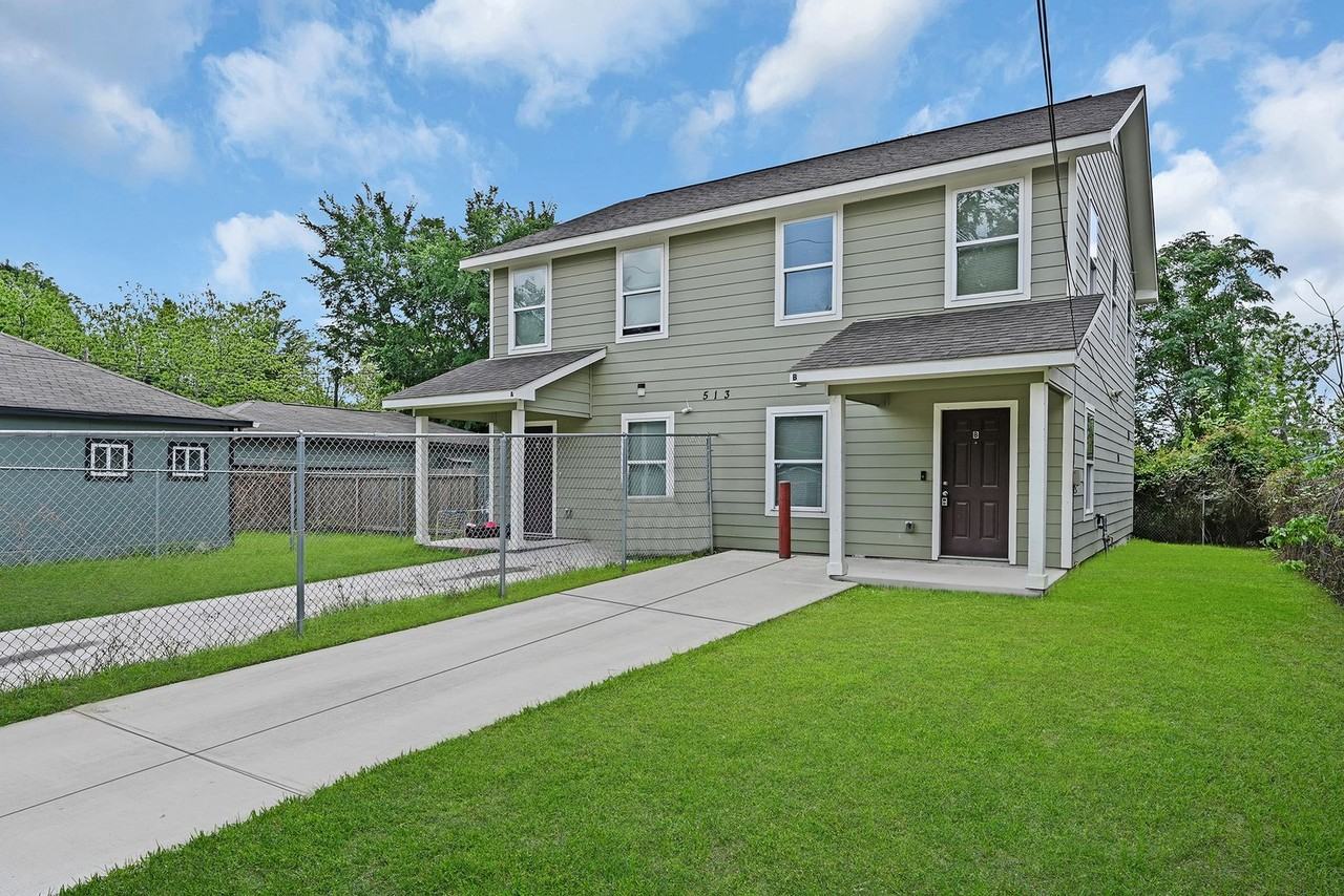 513 513 Avenue I - B #B - Photo 3 of 18