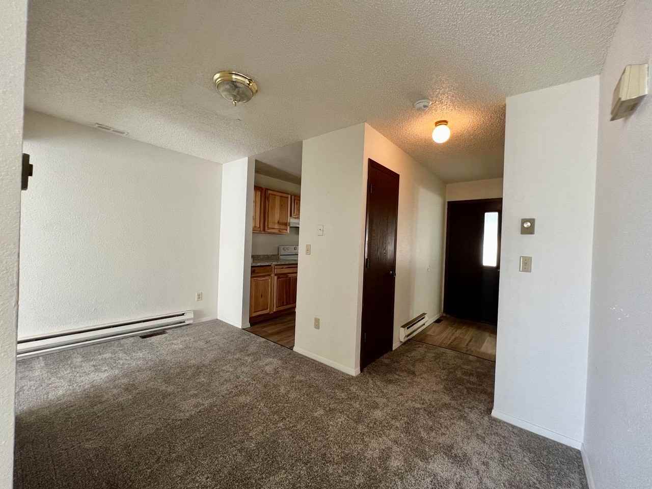 725 Elder Ct - Photo 2 of 17