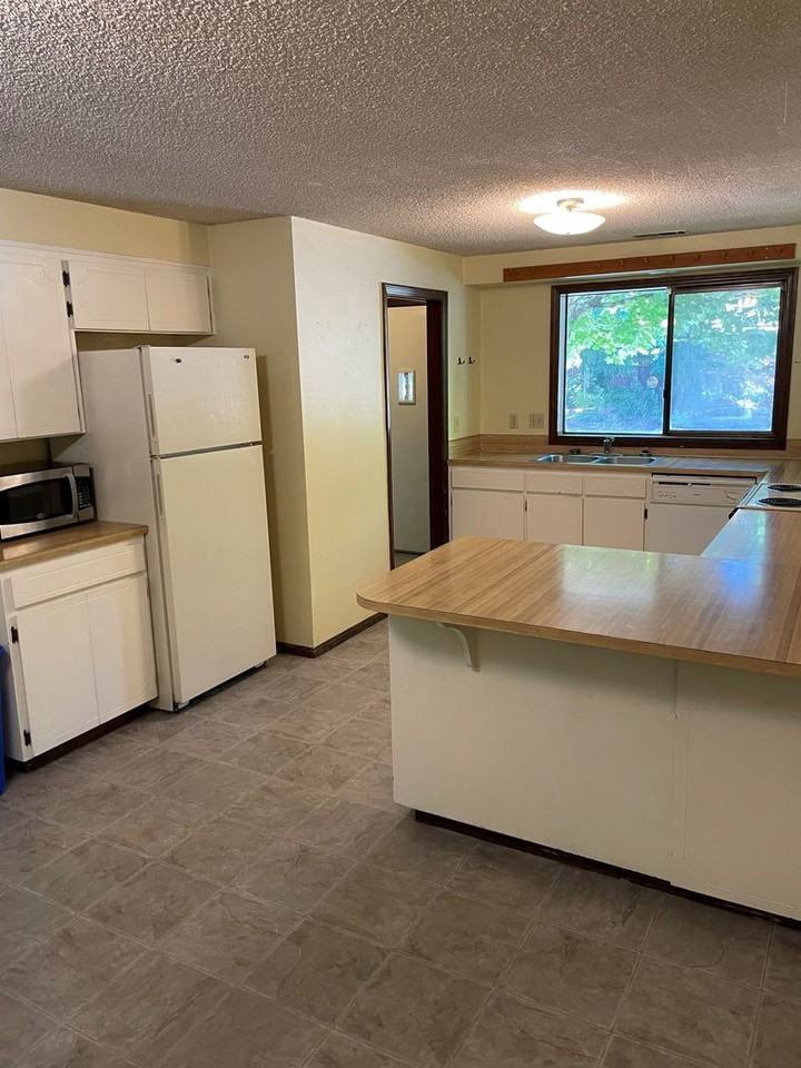 3605 Nw Tyler Pl - Photo 5 of 11