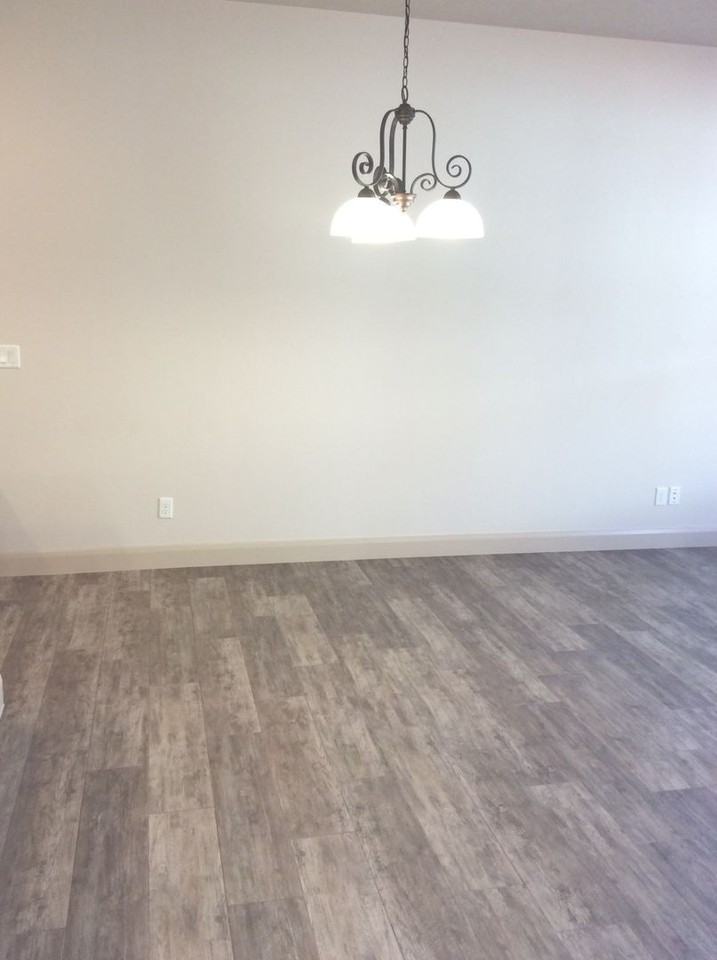 2542 W 245 N - Photo 7 of 13