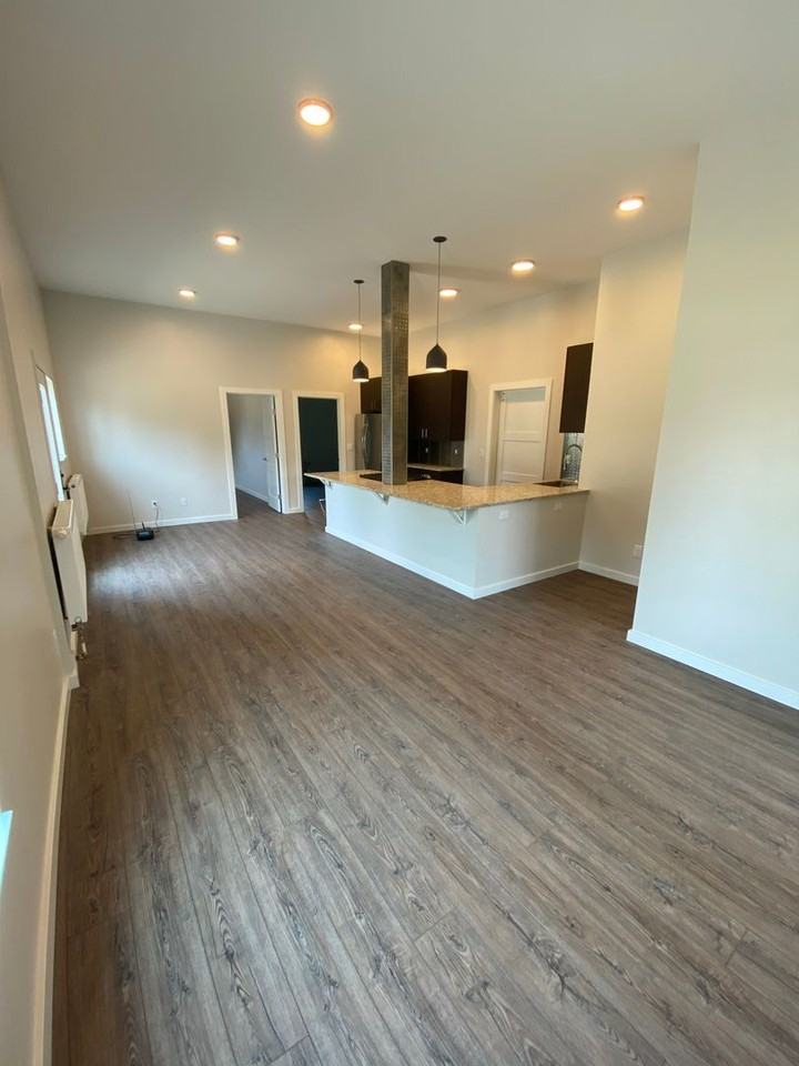 350 Oak St - Photo 2 of 8