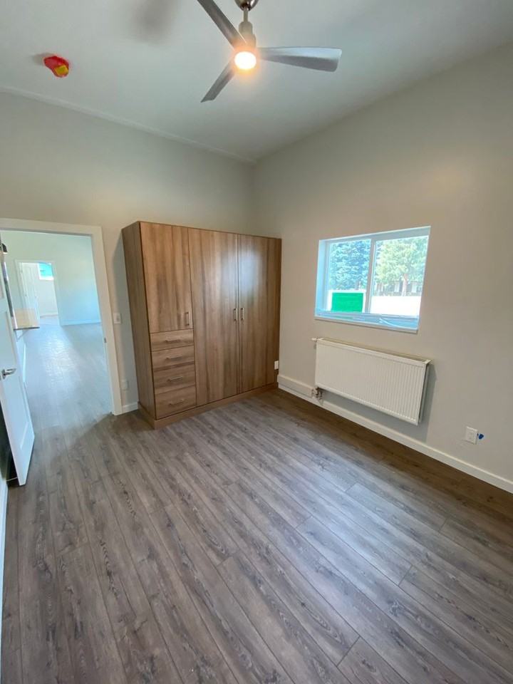 350 Oak St - Photo 4 of 8