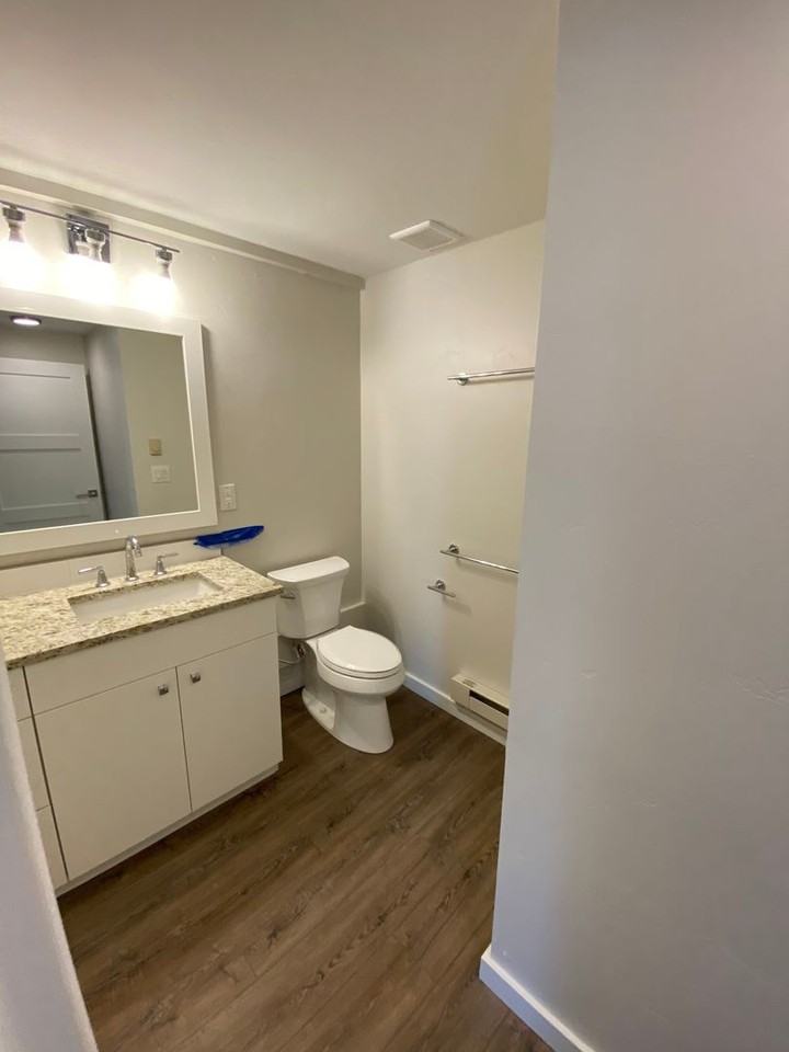 350 Oak St - Photo 6 of 8