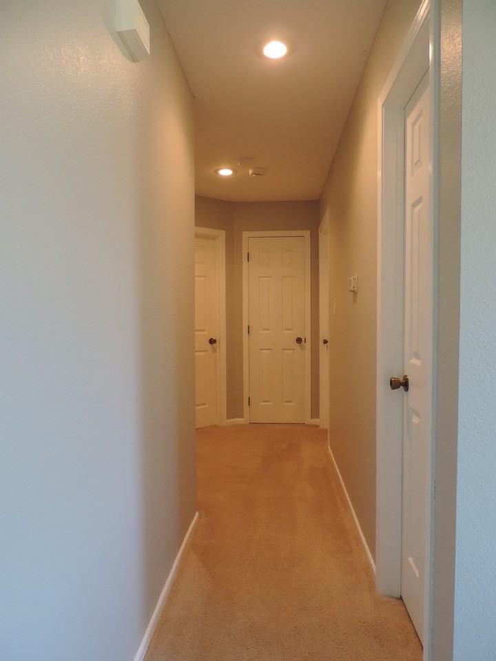 2720 Brookville Dr - Photo 4 of 11