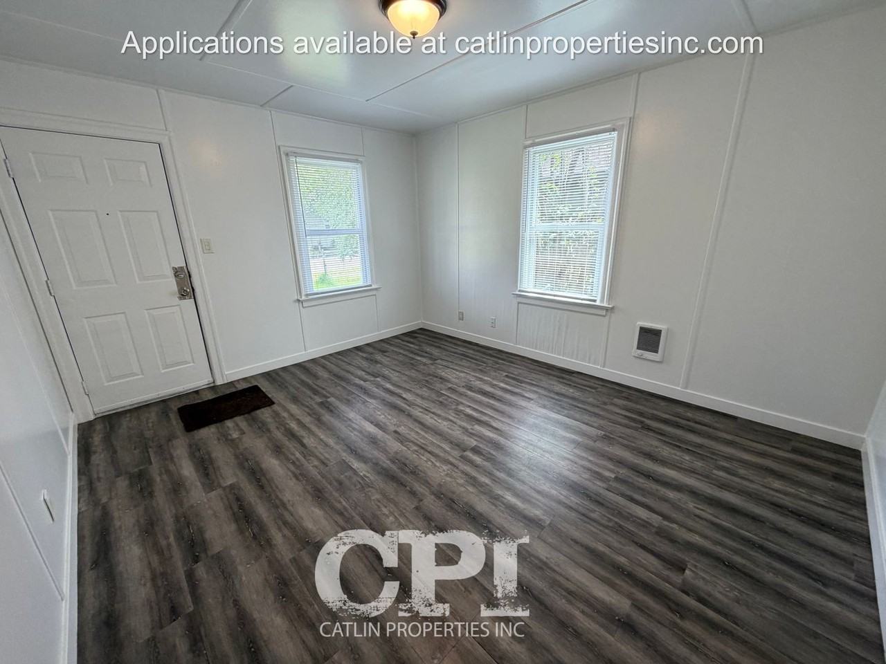 275 275 Baltimore St.-Duplex - Family - Photo 2 of 10