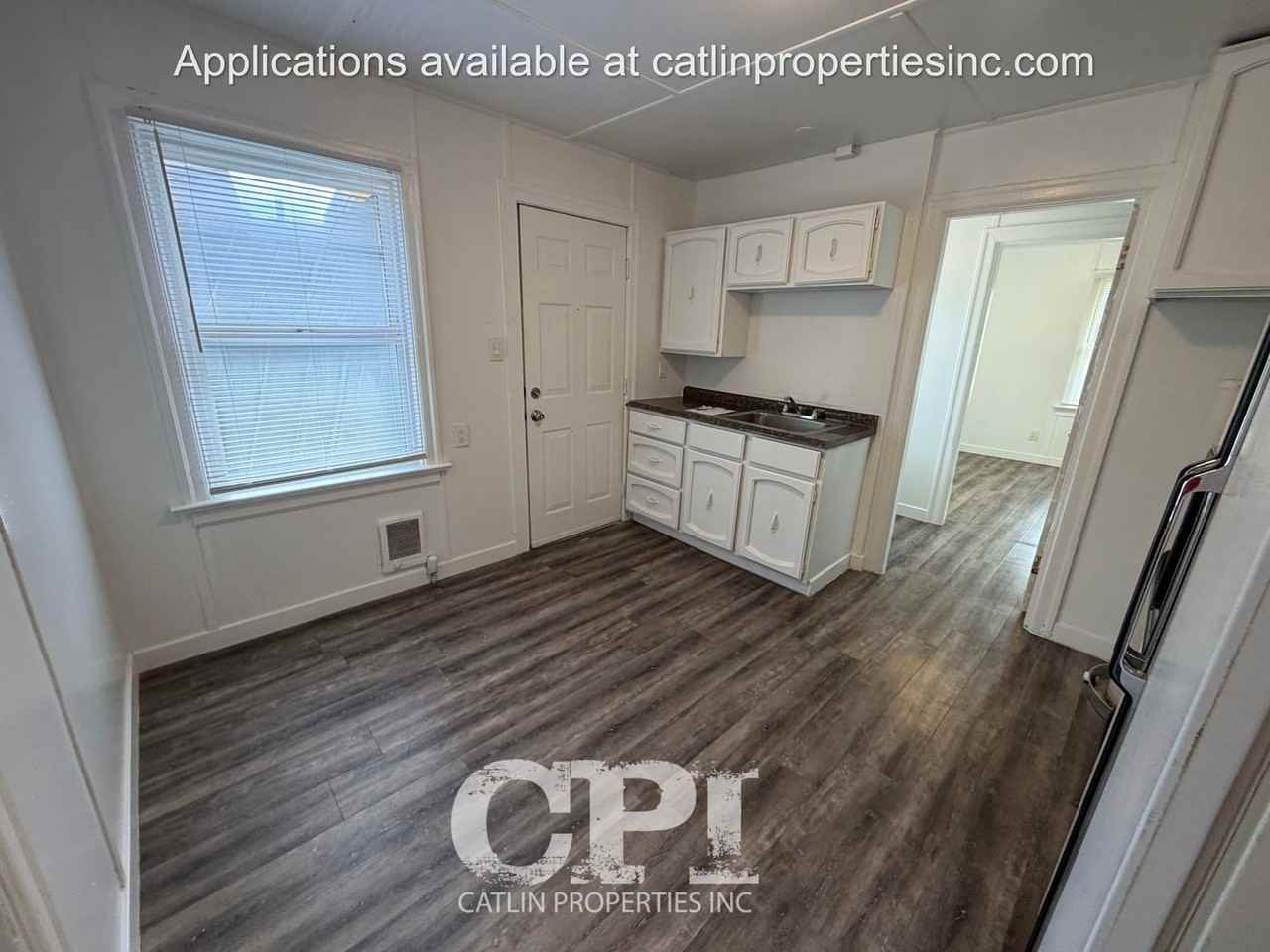 275 275 Baltimore St.-Duplex - Family - Photo 5 of 10