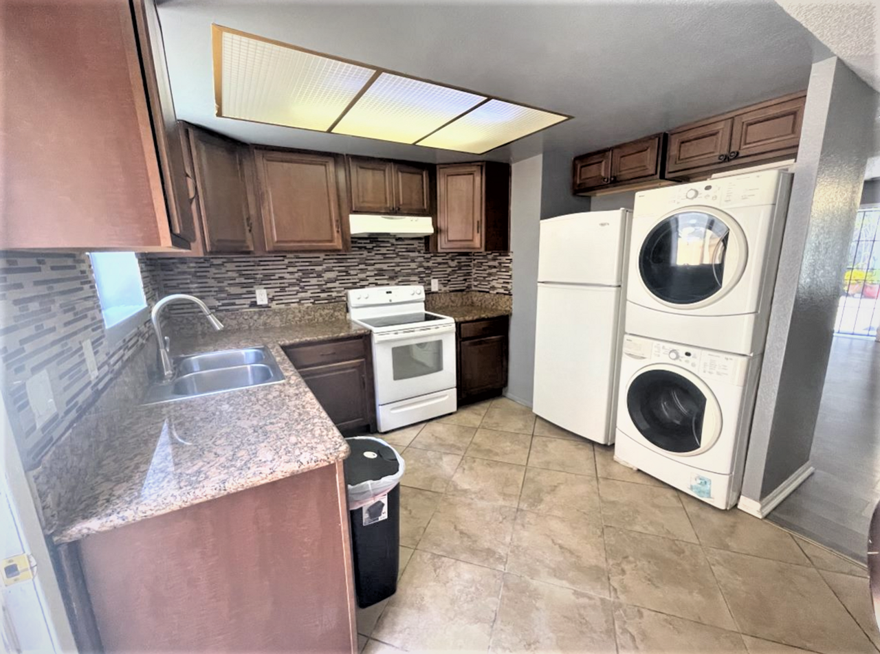 2227 N Broadway - Photo 3 of 8