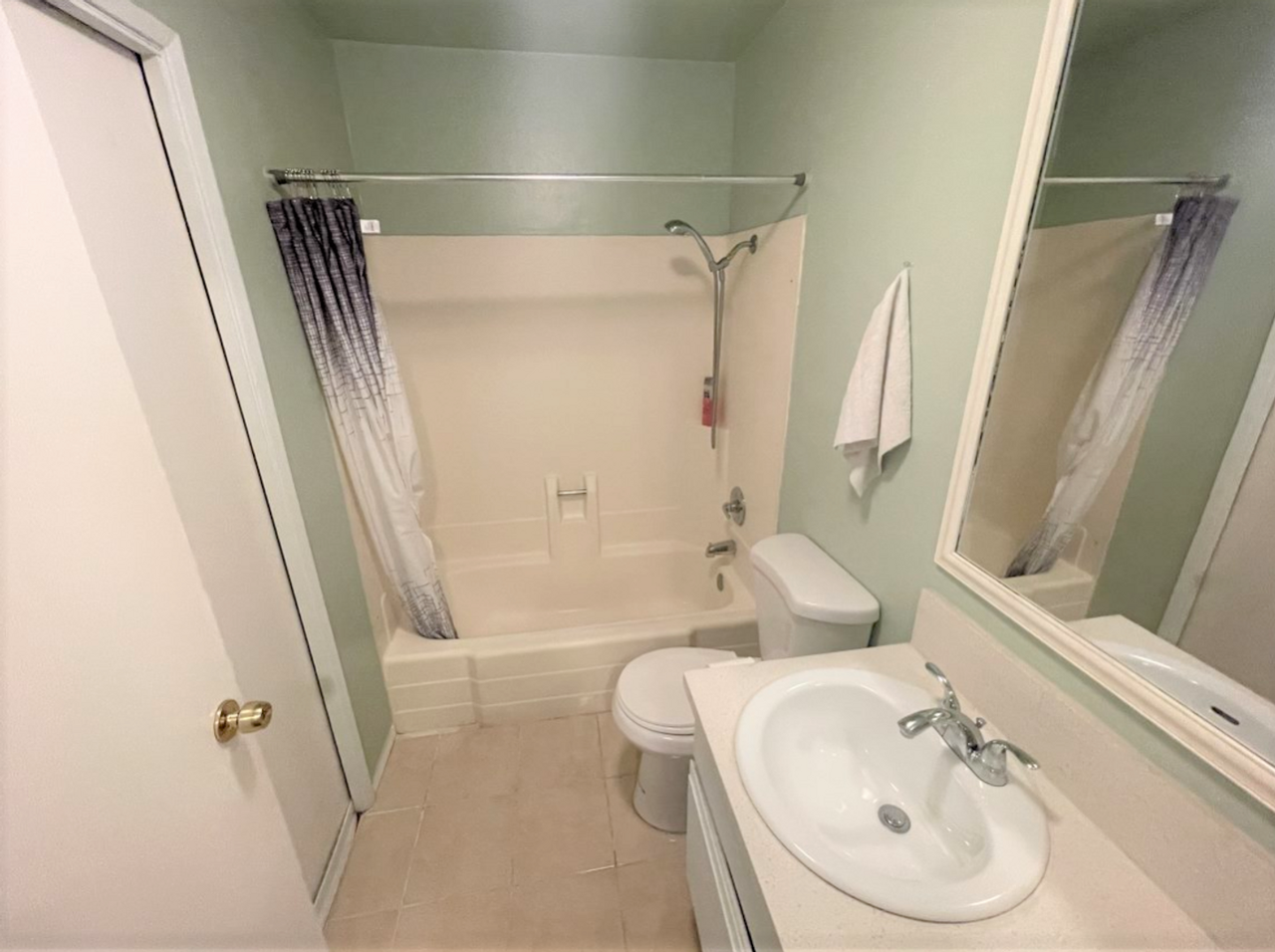 2227 N Broadway - Photo 5 of 8
