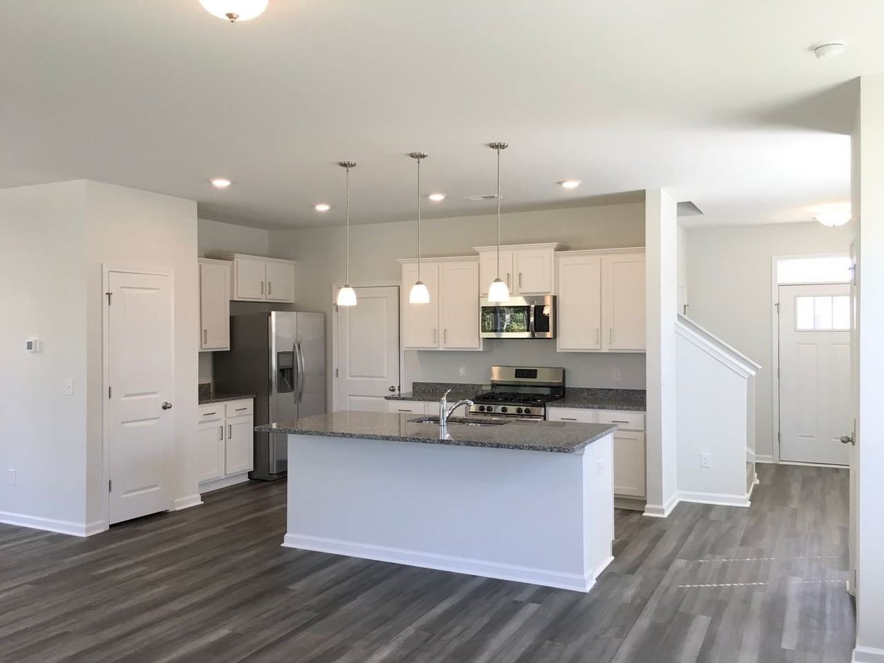 9801 Sickle Dr - Photo 4 of 24