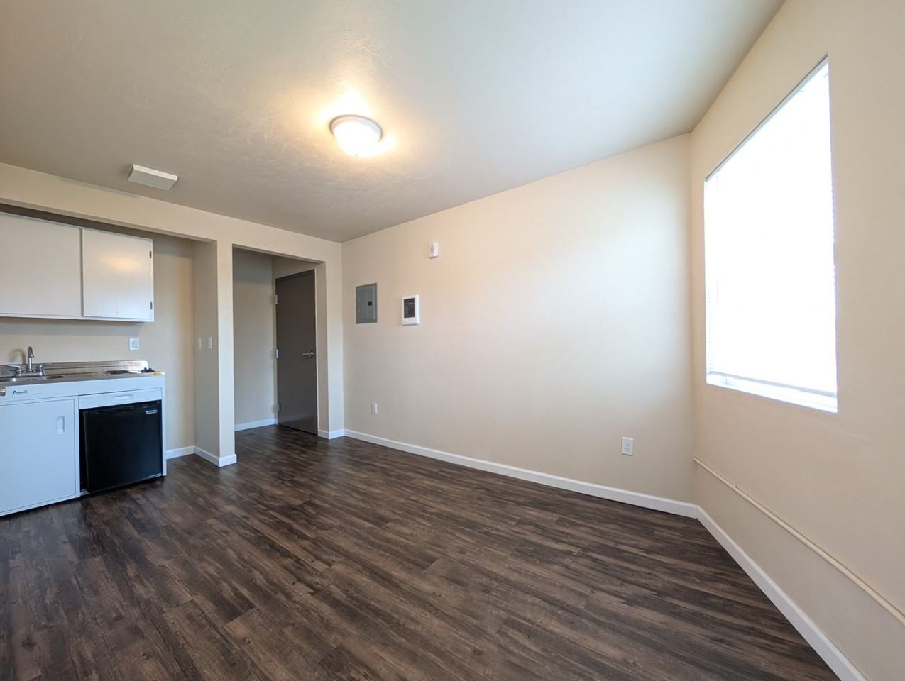 307 Main St #1 - Photo 4 of 9