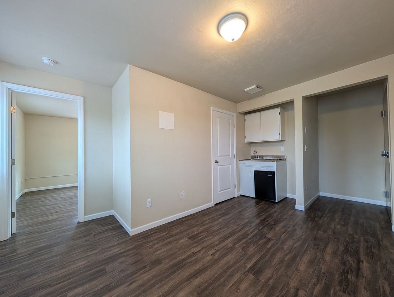 307 Main St #1 - Photo 5 of 9