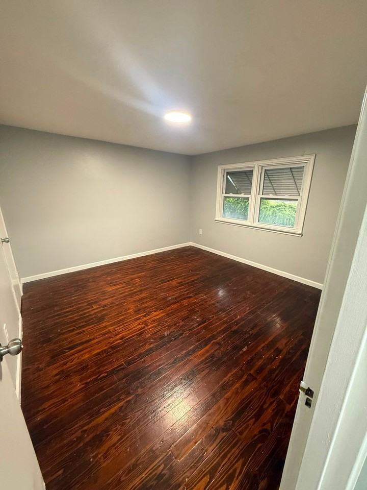 333 Linden Ln - Photo 4 of 17