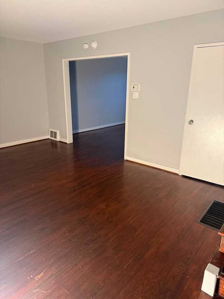 333 Linden Ln - Photo 7 of 17