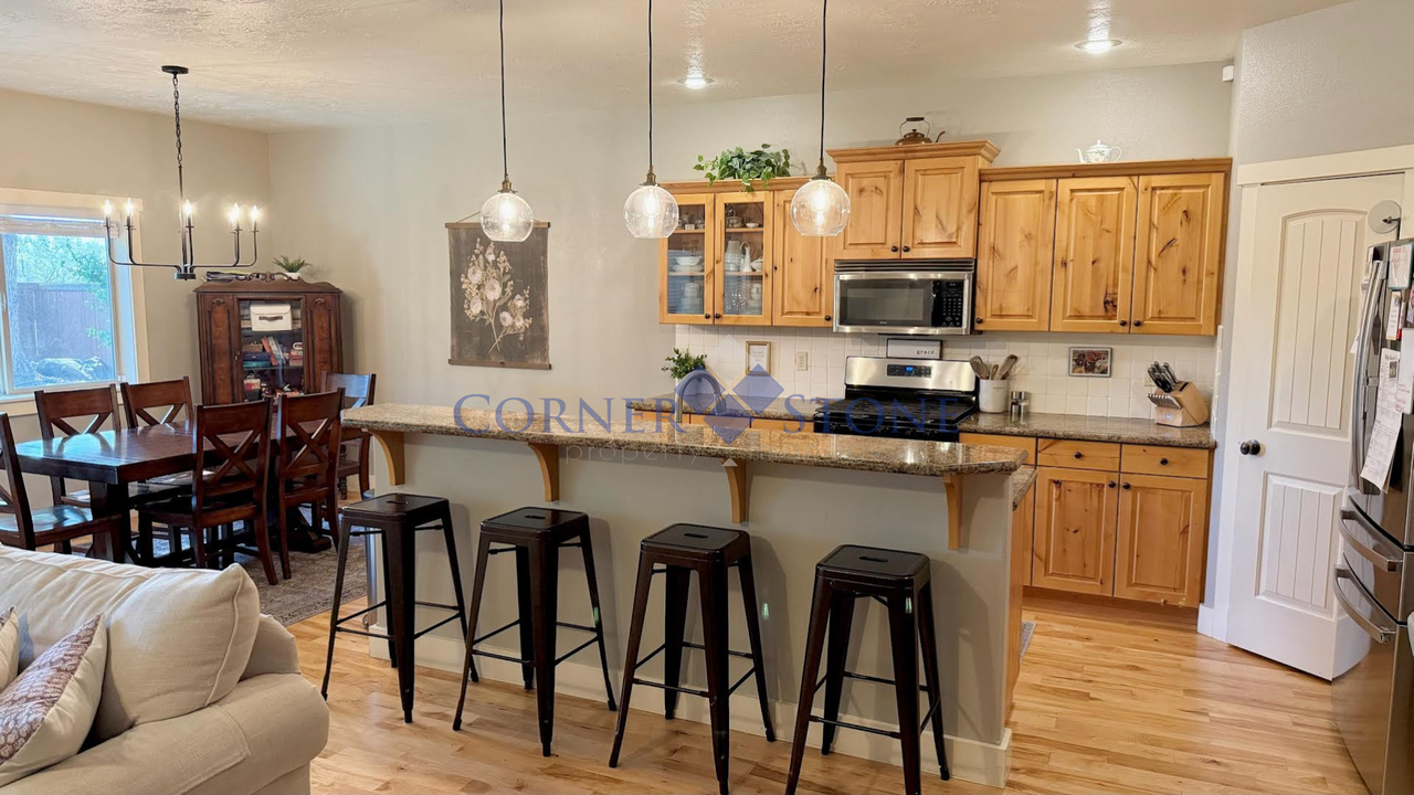 708 S Woodhaven Ave - Photo 3 of 25