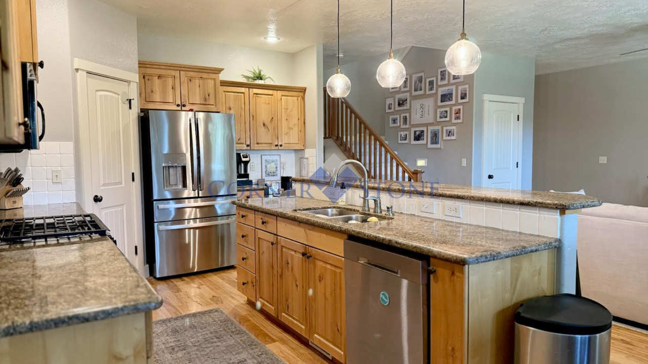 708 S Woodhaven Ave - Photo 5 of 25