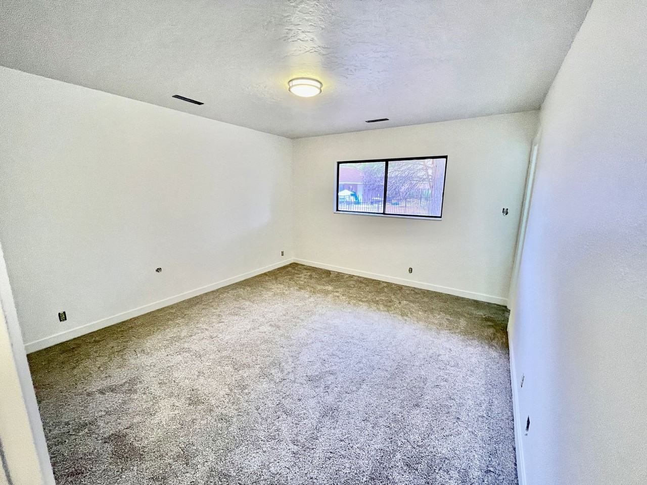 2980 S Bloomington Dr W - Photo 6 of 21