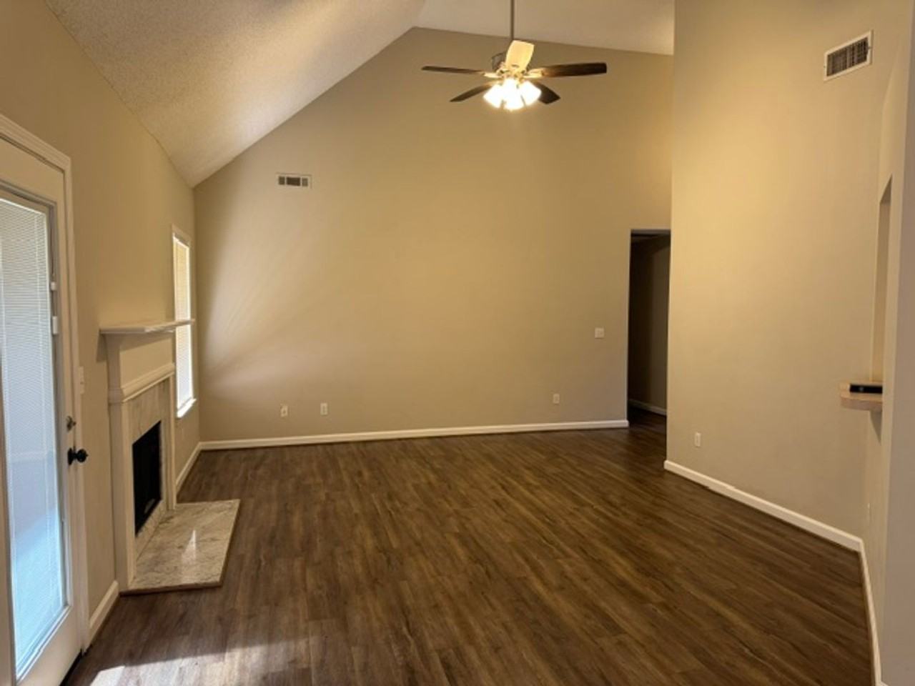 102 Woodstream Trl - Photo 4 of 13