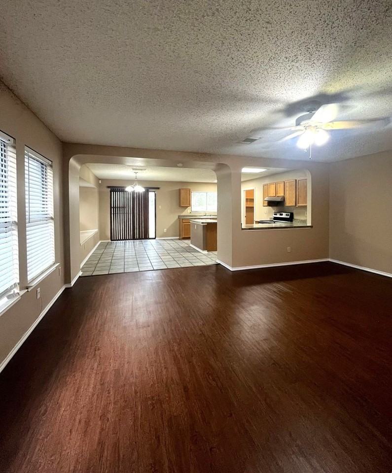 15838 Colton Wl - Photo 3 of 15