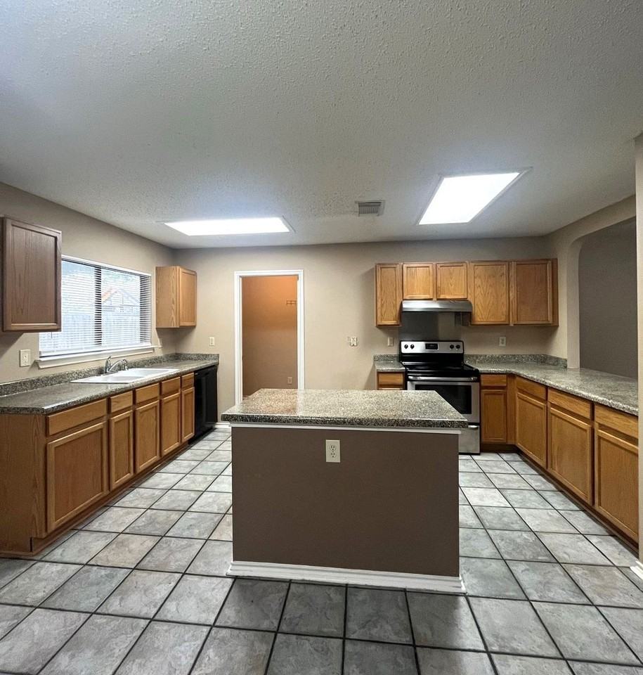 15838 Colton Wl - Photo 5 of 15