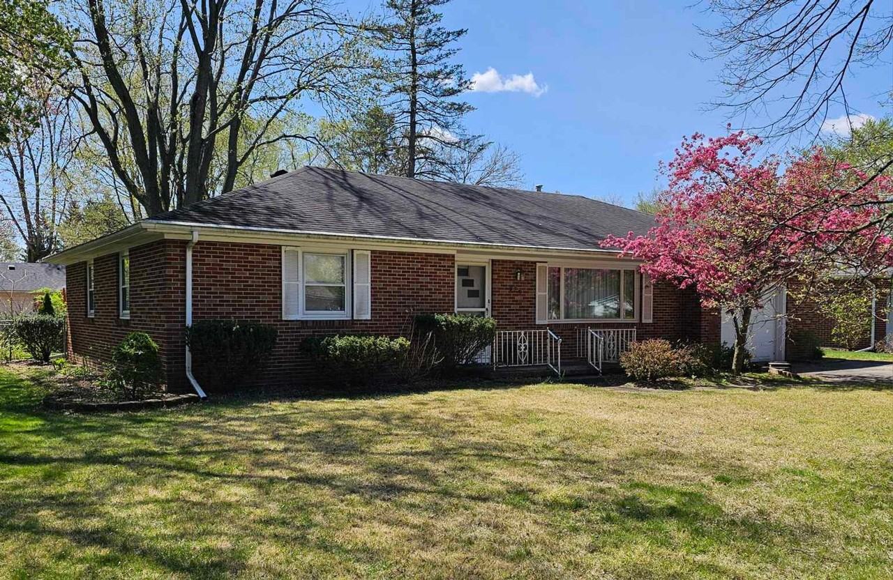 925 Sunset Dr - Photo 2 of 2