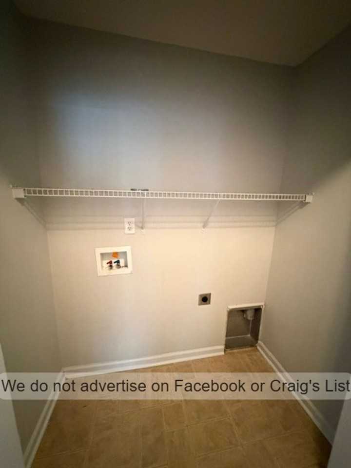 1434 Mingary Ave - Photo 5 of 13