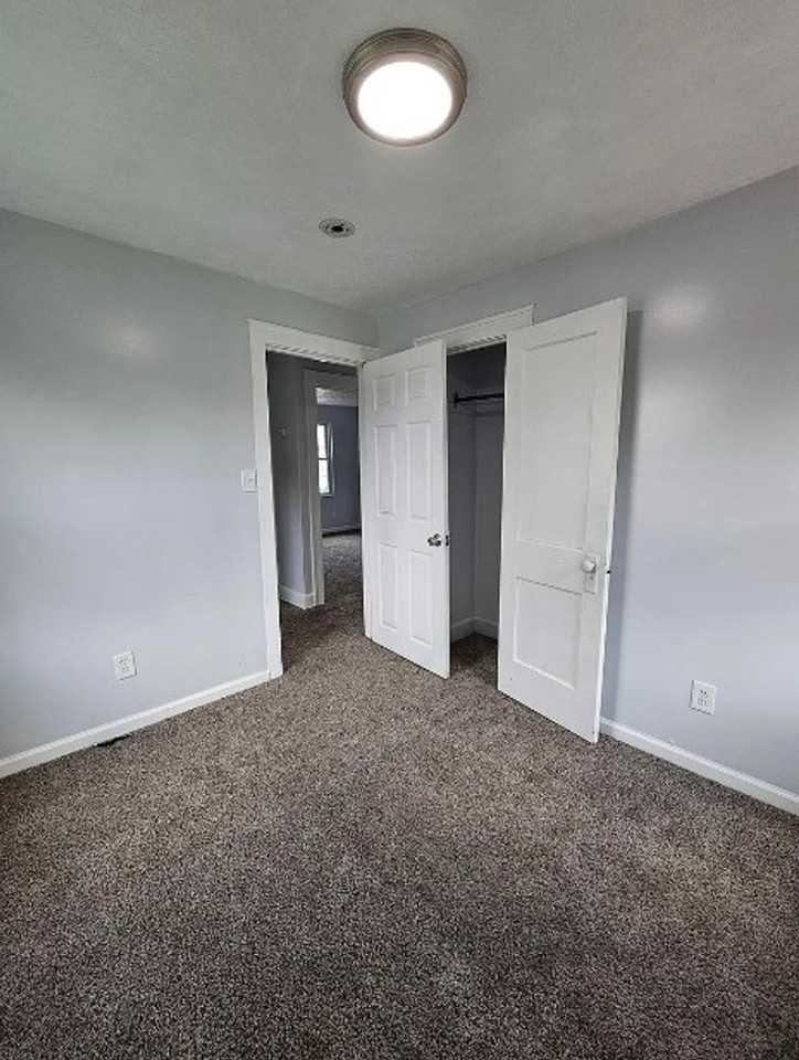 10422 Dove Ave - Photo 3 of 50