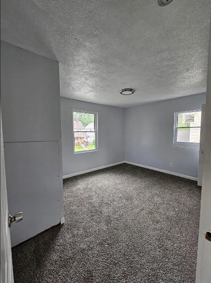 10422 Dove Ave - Photo 5 of 50